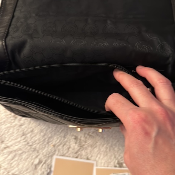 Michael Kors Sloan Large Quilted Flap Bag - Picture 7 of 9